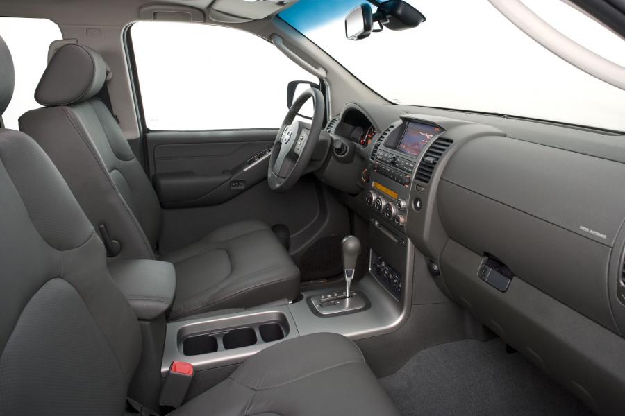  Nissan Navara 2007 года  (фото 10 из 23)